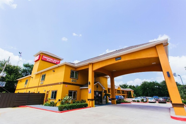 Moonlight Suites - Houston/George Bush Int'l Airport image 1
