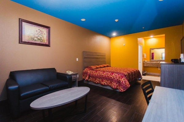 Moonlight Suites - Houston/George Bush Int'l Airport image 10