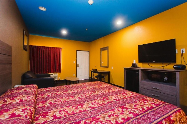 Moonlight Suites - Houston/George Bush Int'l Airport image 11