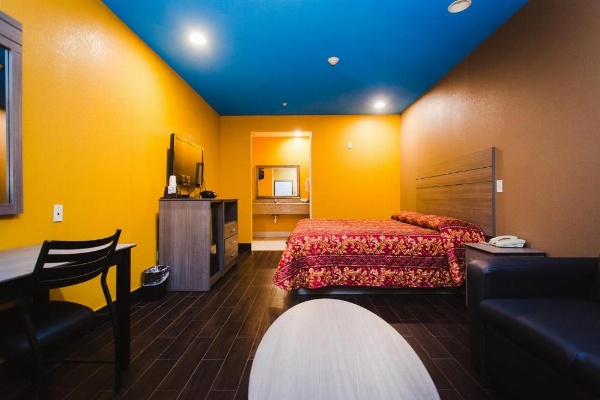 Moonlight Suites - Houston/George Bush Int'l Airport image 15