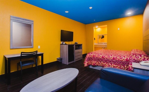 Moonlight Suites - Houston/George Bush Int'l Airport image 20