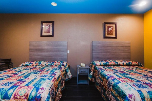 Moonlight Suites - Houston/George Bush Int'l Airport image 27
