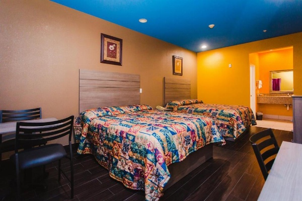 Moonlight Suites - Houston/George Bush Int'l Airport image 30