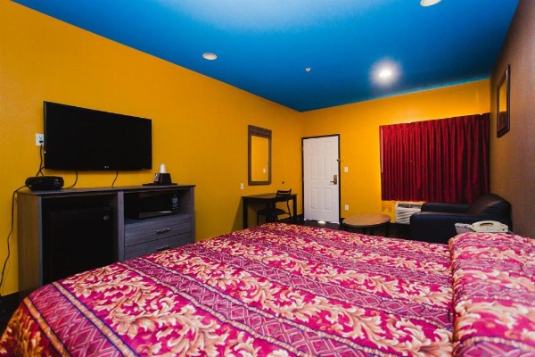 Moonlight Suites - Houston/George Bush Int'l Airport image 8